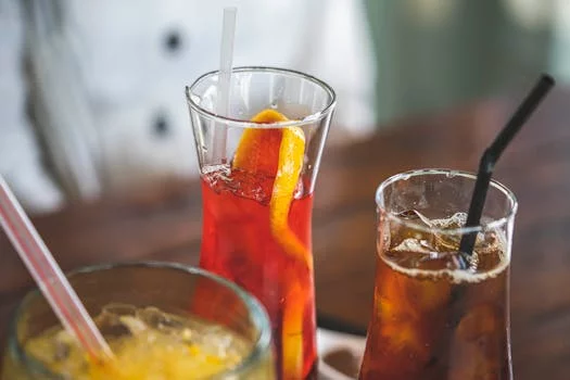 iced tea with lemon slice